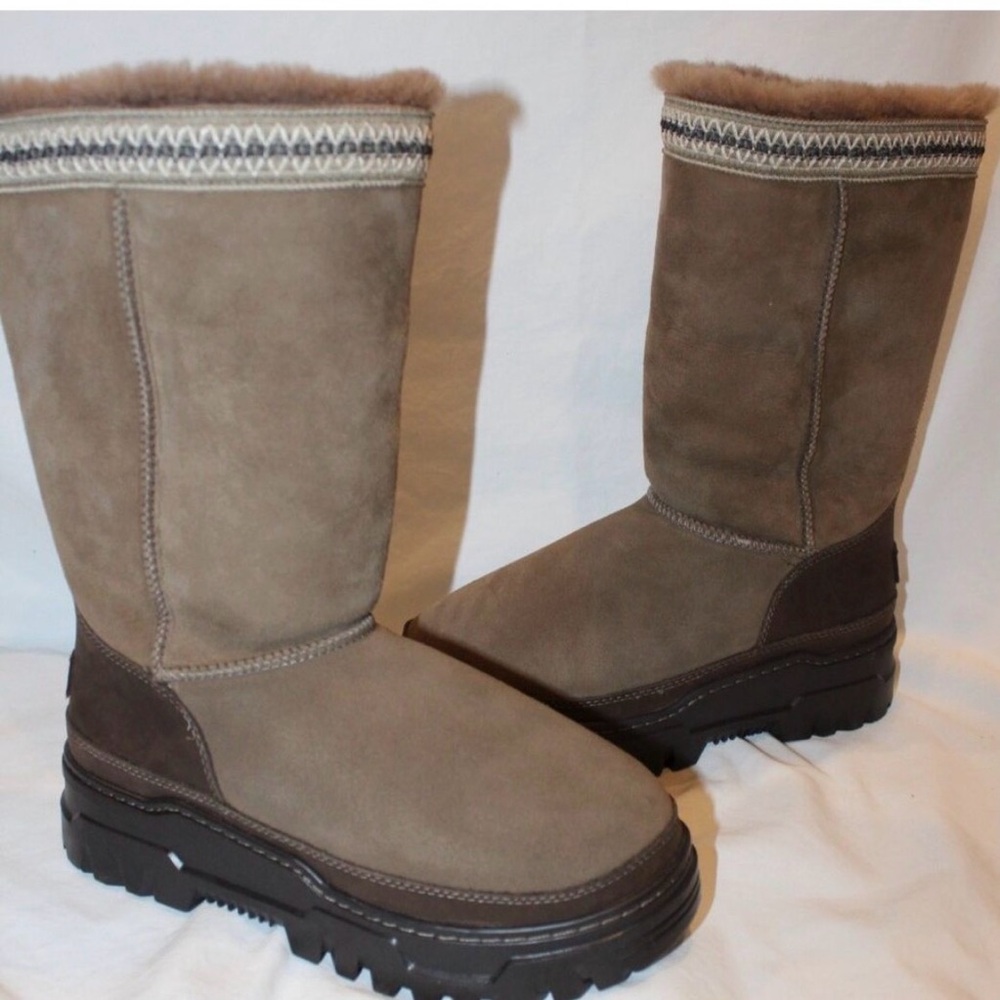 UGG®Classic Tall Trail Gaze Waterproof
Boot (Women)  NWB
Color : HICKORY - Picture 13 of 13